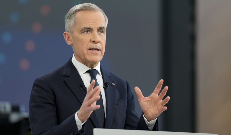 Mark Carney resiste en los debates de Canadá, en una campaña marcada por la guerra comercial con Estados Unidos