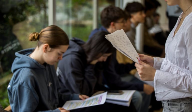 Ser un alumno brillante ya no garantiza estudiar la carrera soñada en la universidad pública | Educación Ser un alumno brillante ya no garantiza estudiar la carrera soñada en la universidad pública | Educación