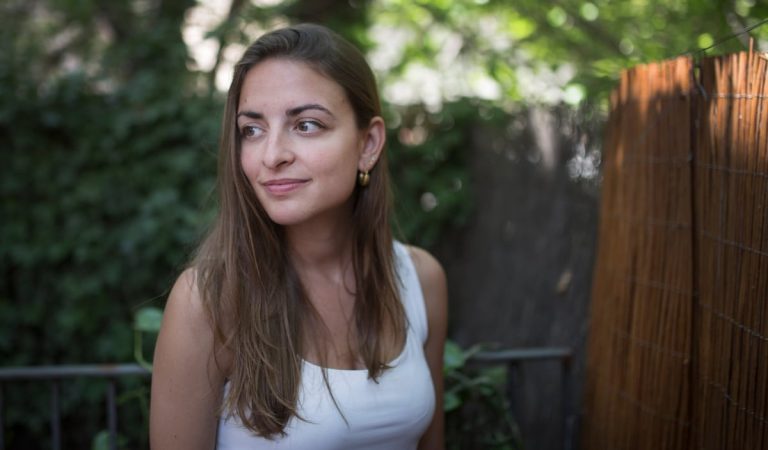 La traducción al neerlandés de ‘Et vaig donar ulls i vas mirar les tenebres’, de Irene Solà, gana el Premio Europeo de Literatura de Países Bajos | Cultura La traducción al neerlandés de ‘Et vaig donar ulls i vas mirar les tenebres’, de Irene Solà, gana el Premio Europeo de Literatura de Países Bajos | Cultura